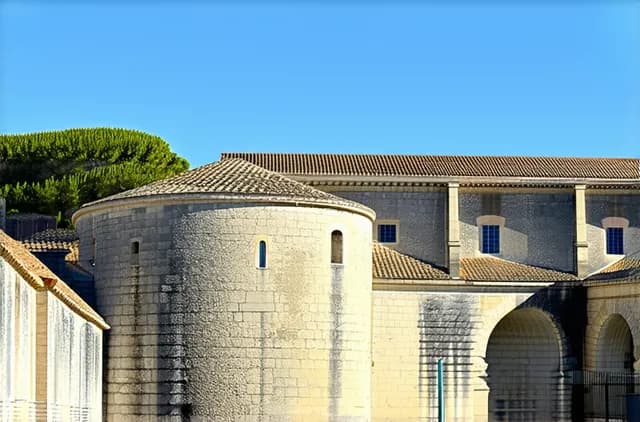 15 Arles Hidden Gems You Must Explore