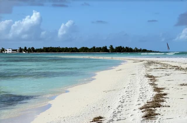 Discover Cienfuegos’ Hidden Beaches and Coastal Gems