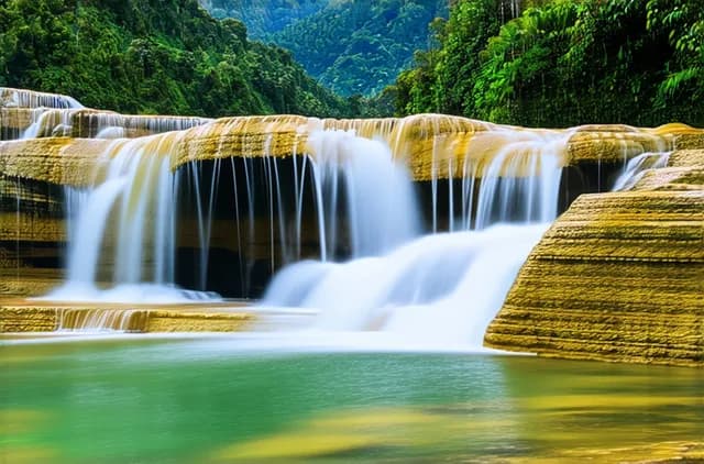 Discover Kandy’s Hidden Waterfalls: A Nature Lover’s Guide