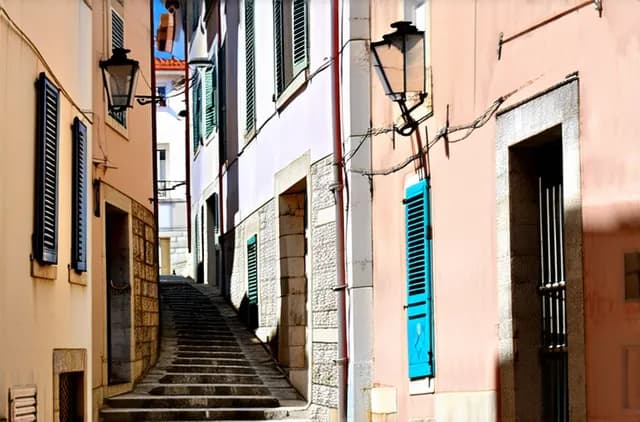 Discover Piran’s Unexplored Alleyways and Hidden Gems