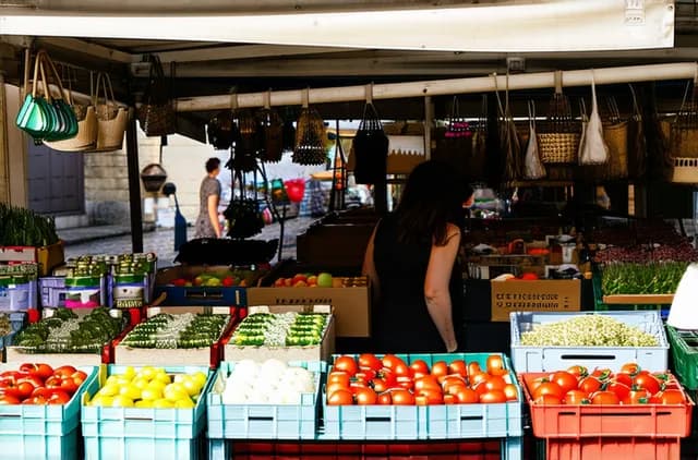 10 Secret Local Markets in Hora You Must Visit