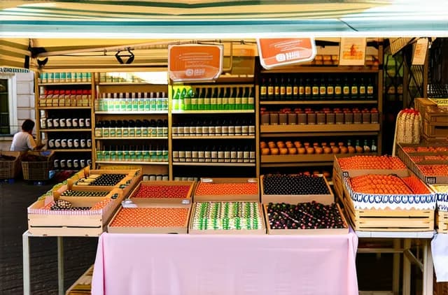 Discover Secret Markets in Aix-en-Provence