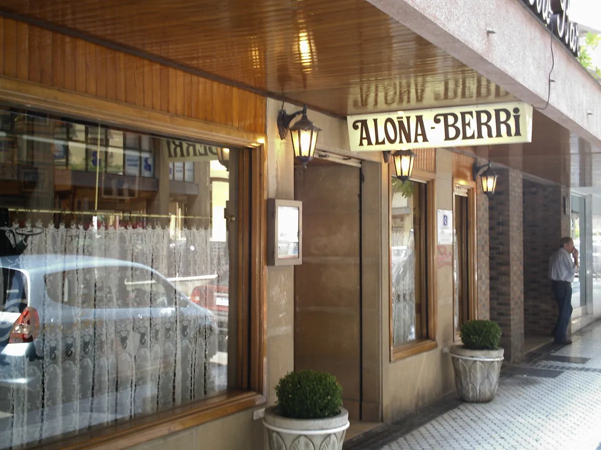 5. Bar Alona-Berri