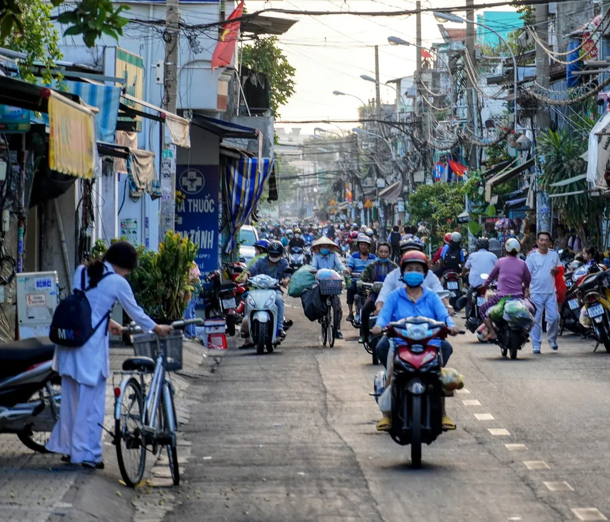 6. Binh Tay Market