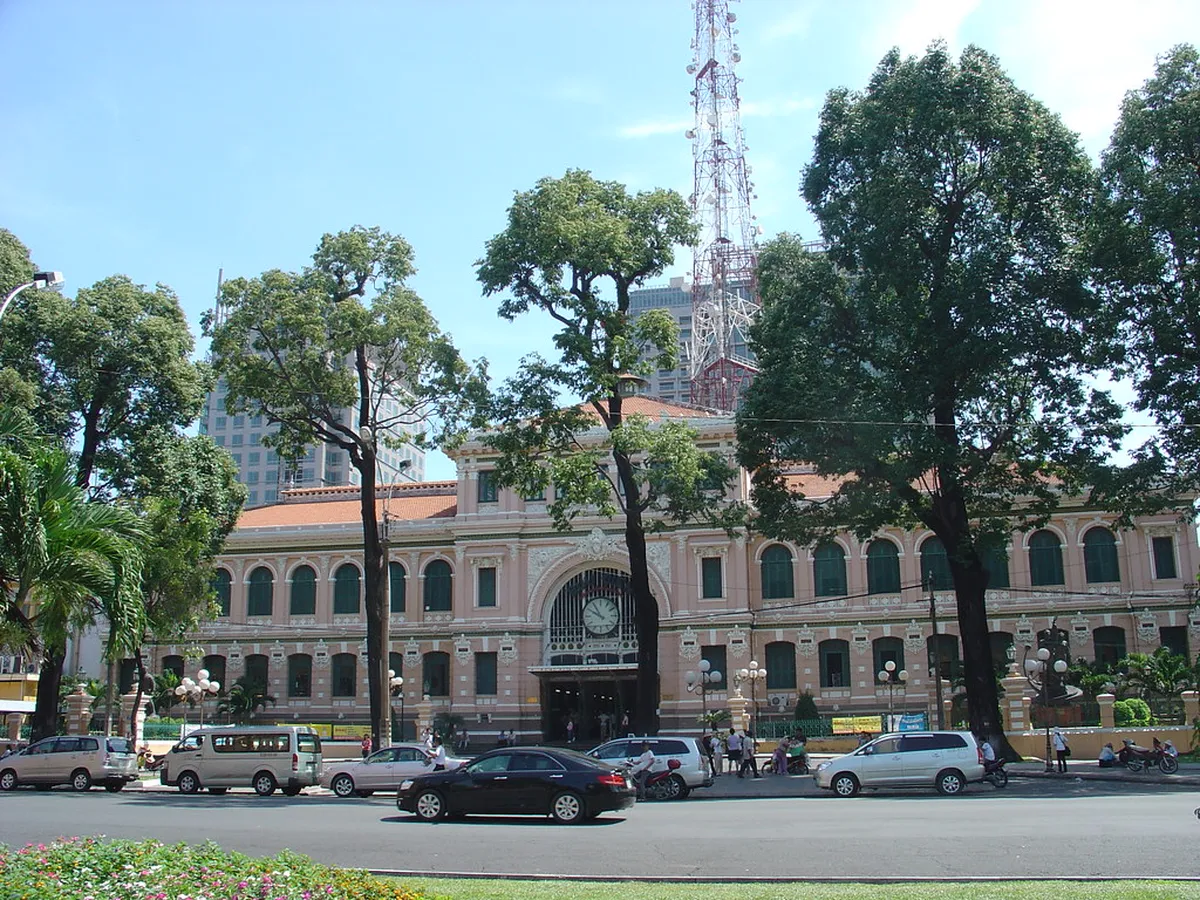 5. Central Post Office