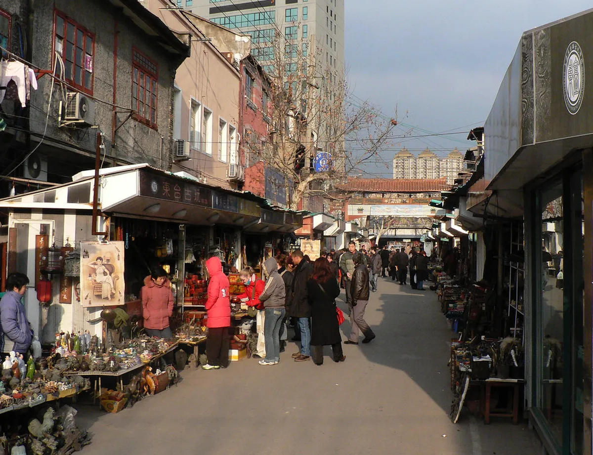 5. Dongtai Road antique Market