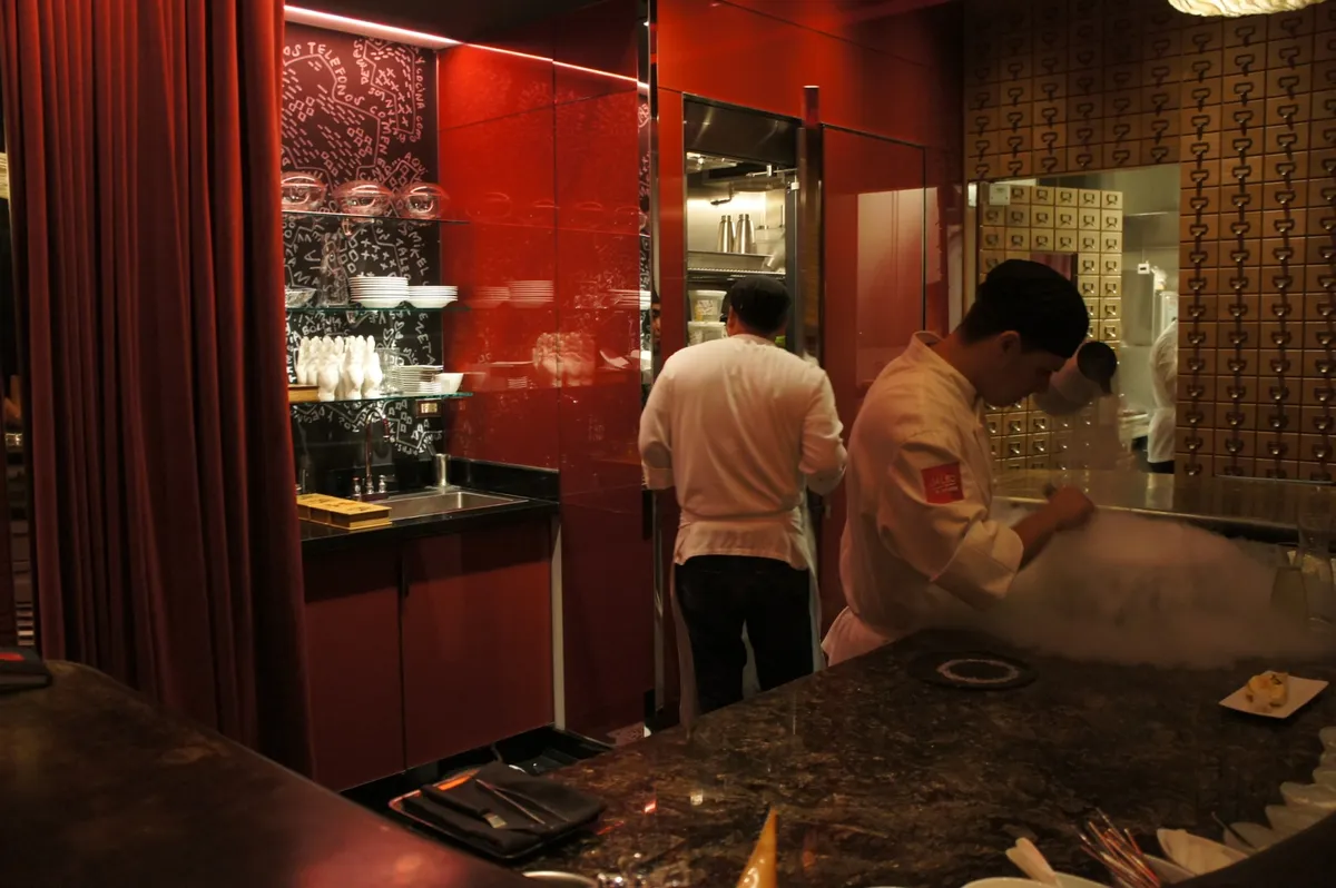 2. e by José Andrés