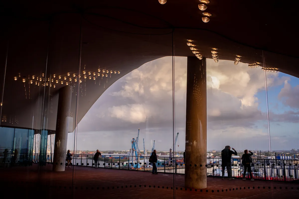 5. Elbphilharmonie Plaza
