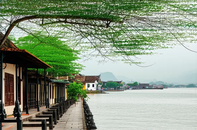 Hidden waterfronts in Hue