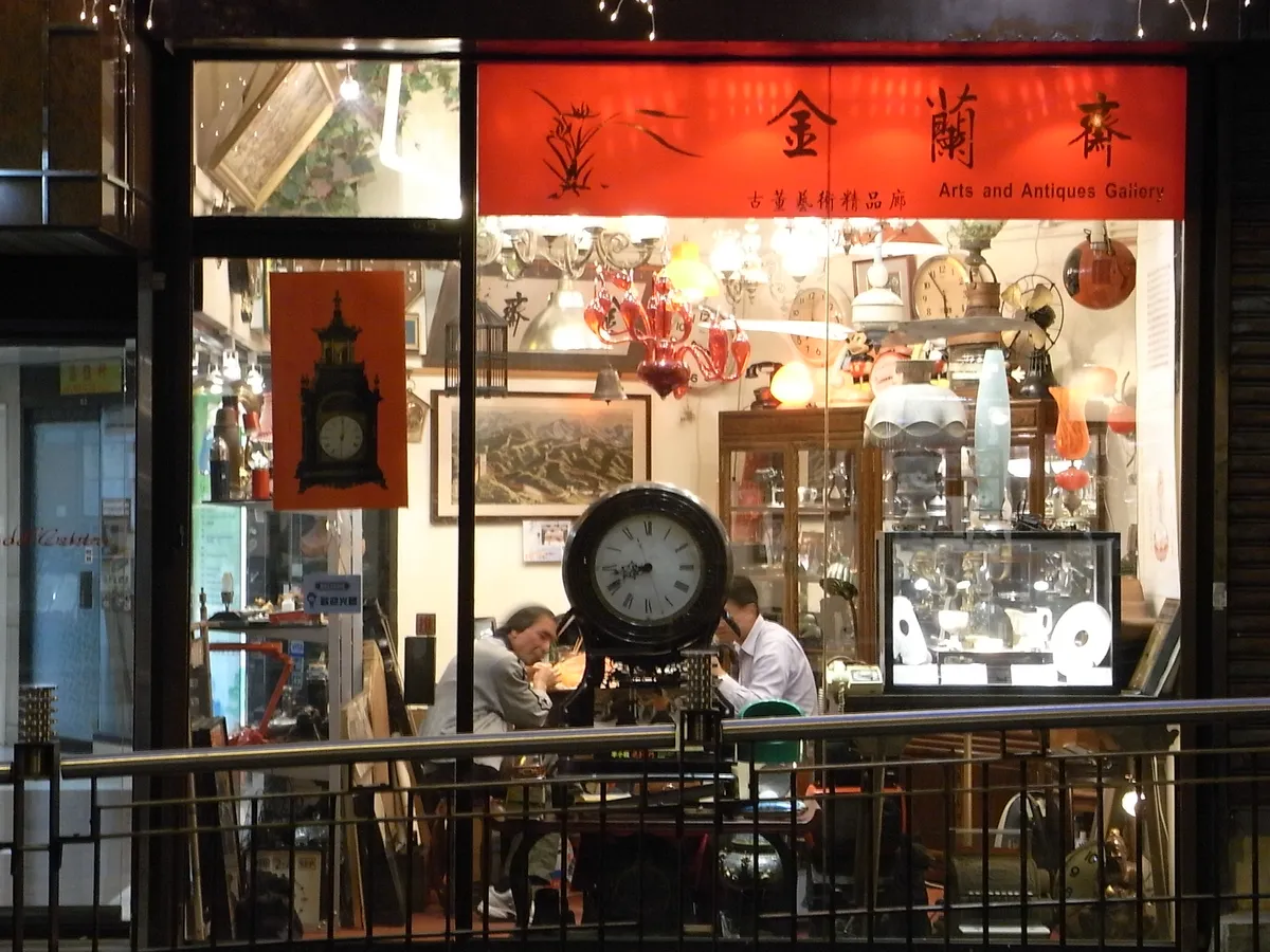 18. Hollywood Road’s Antique Shops