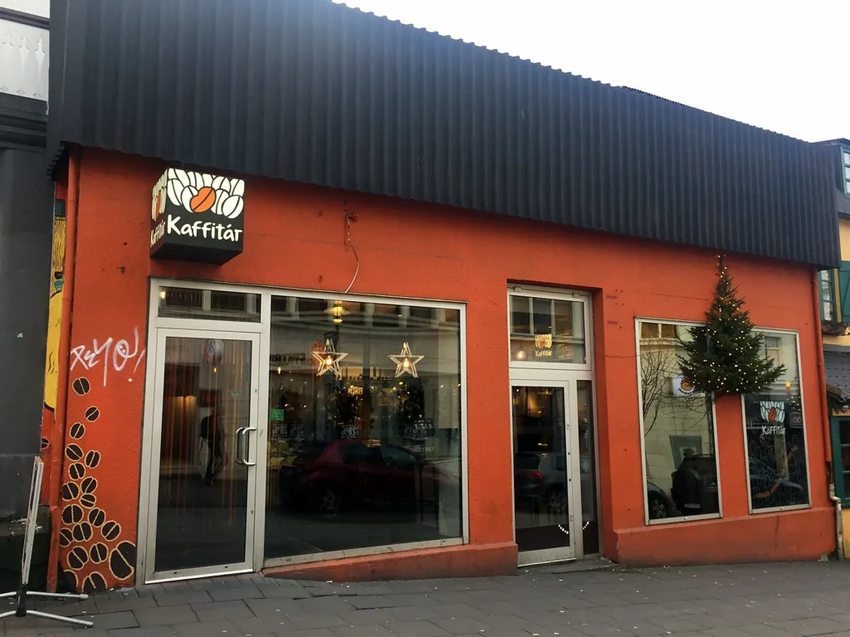9. Kaffitár