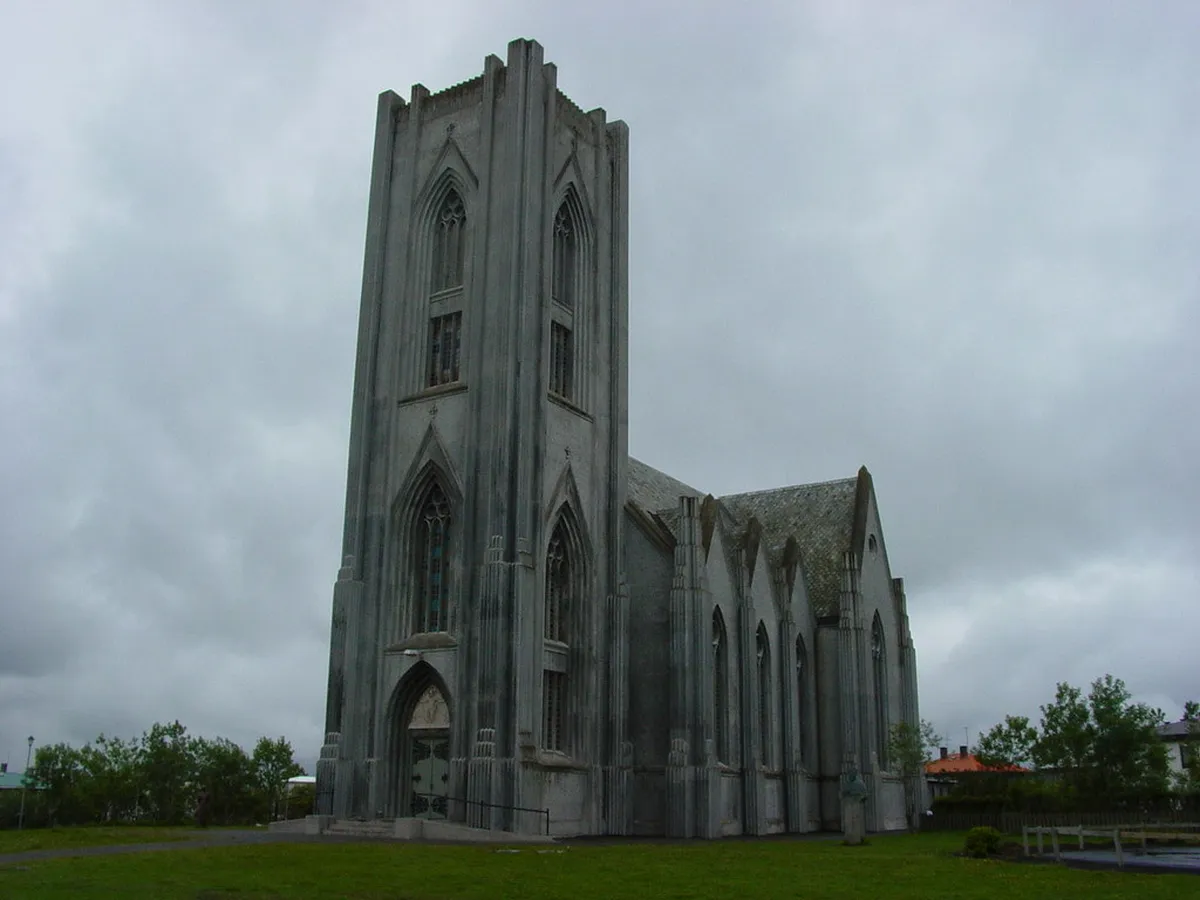 1. Landakotskirkja