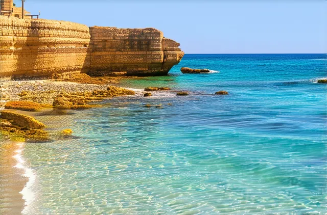 Larnaka hidden beaches
