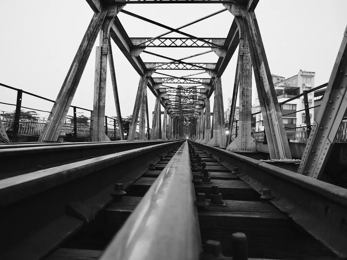 7. Long Bien Bridge