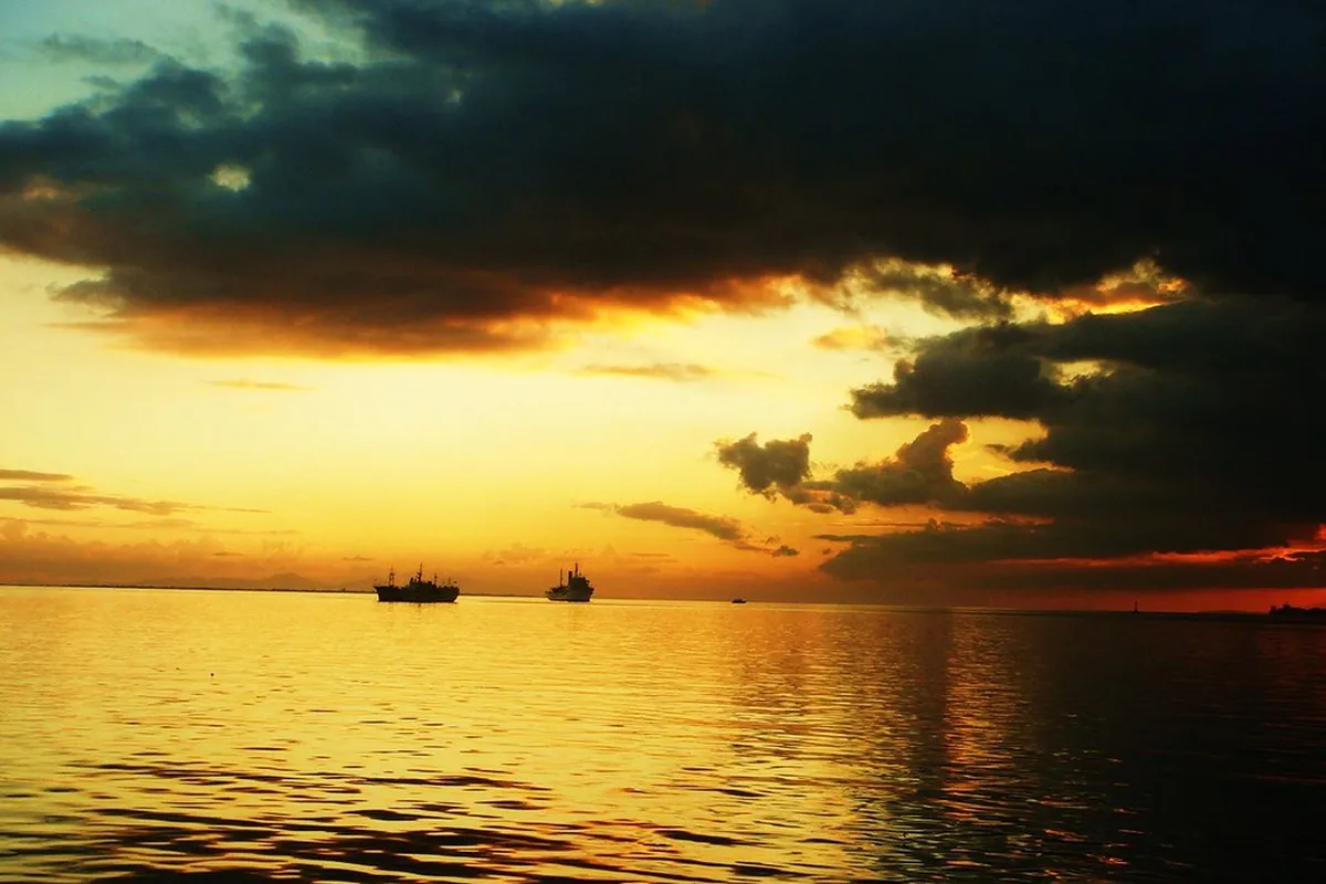 3. Manila Baywalk