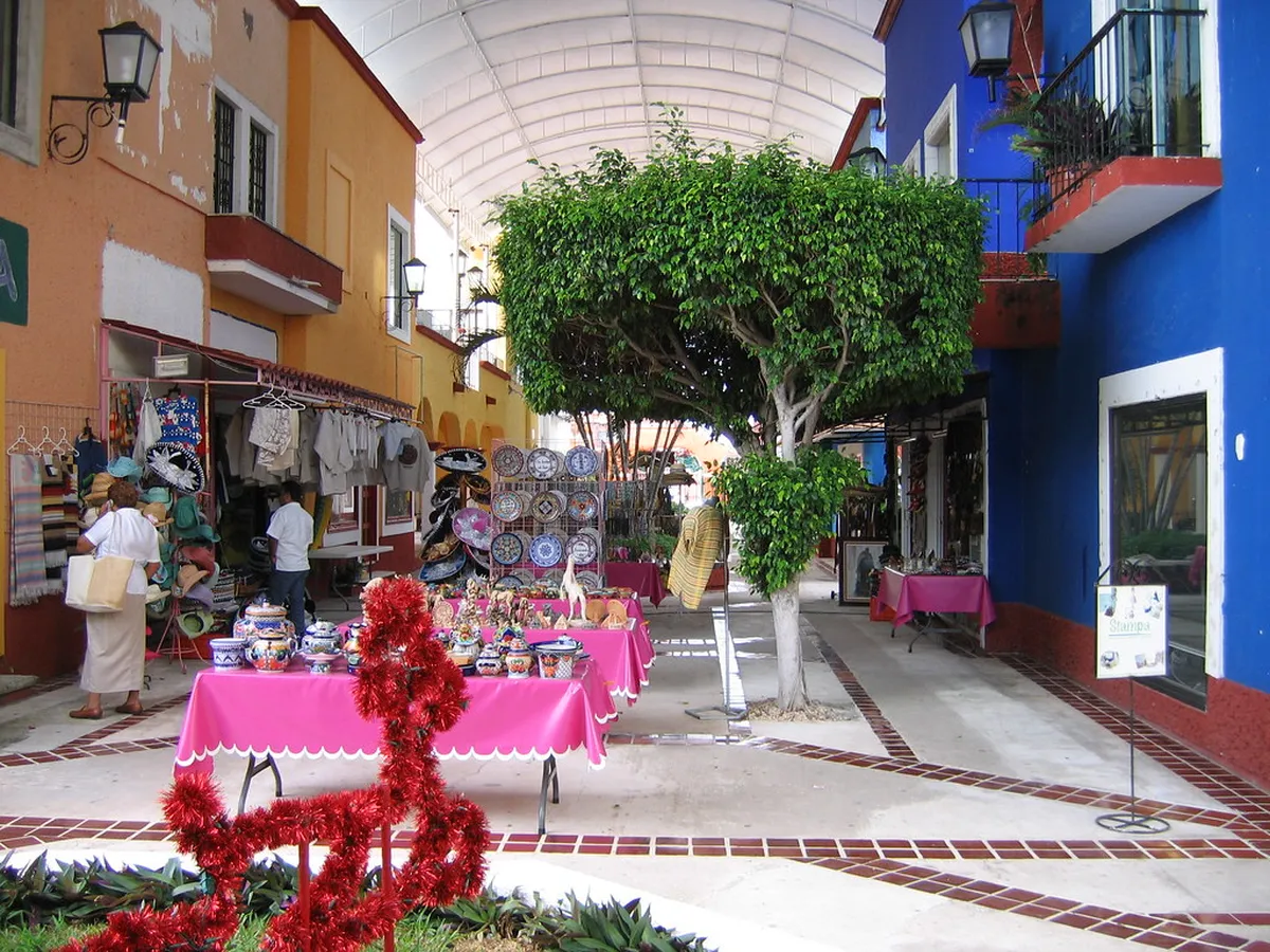 1. Mercado 28