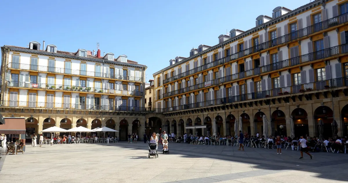 2. Plaza de Gipuzkoa