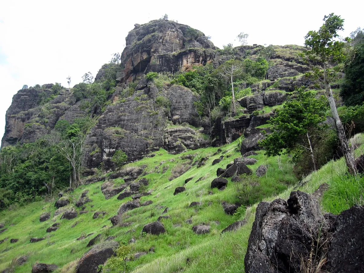 9. Rouna Falls