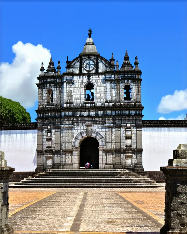 San Salvador hidden historical sites