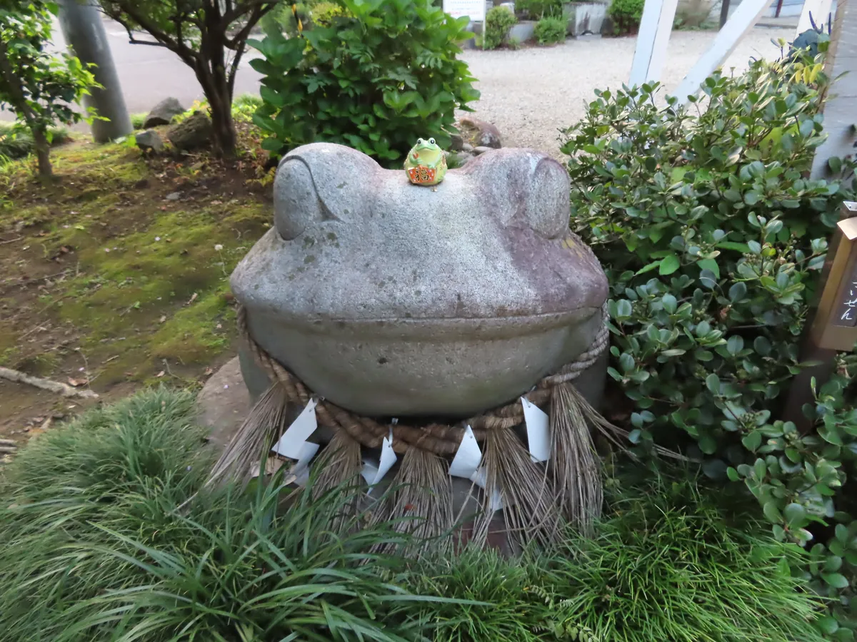 8. Suwa Shrine, Bunkyo