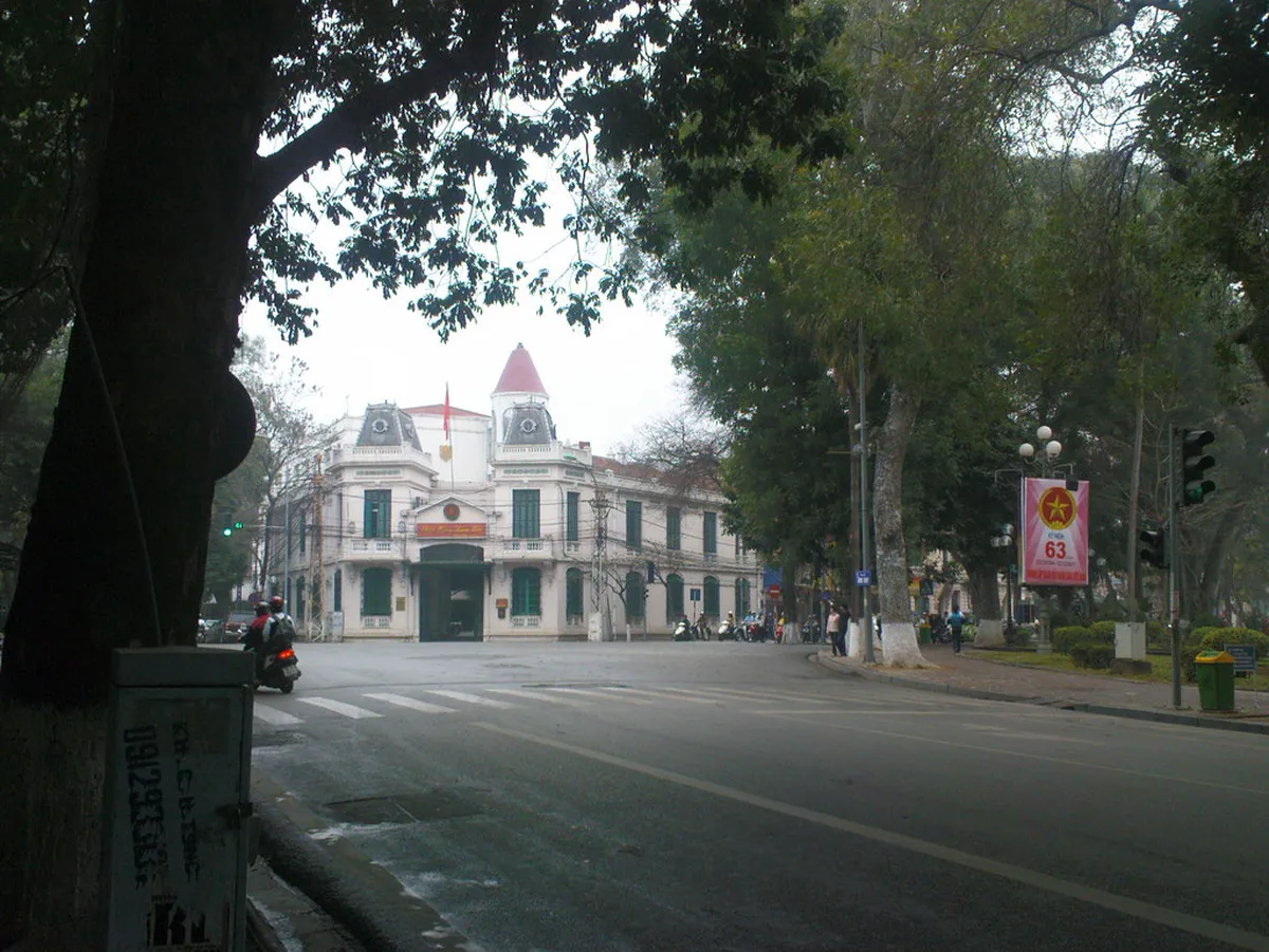 9. Tràng An
