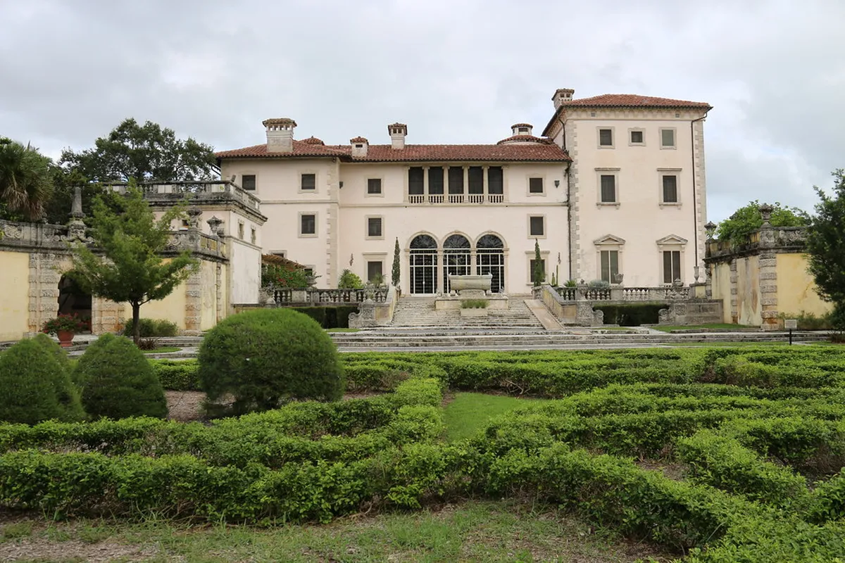 2. Villa Vizcaya